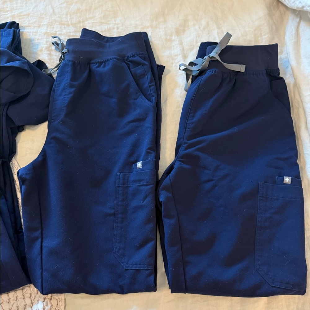 FIGS navy blue scrubs size M/Tall - 2 tops, 3 bottoms